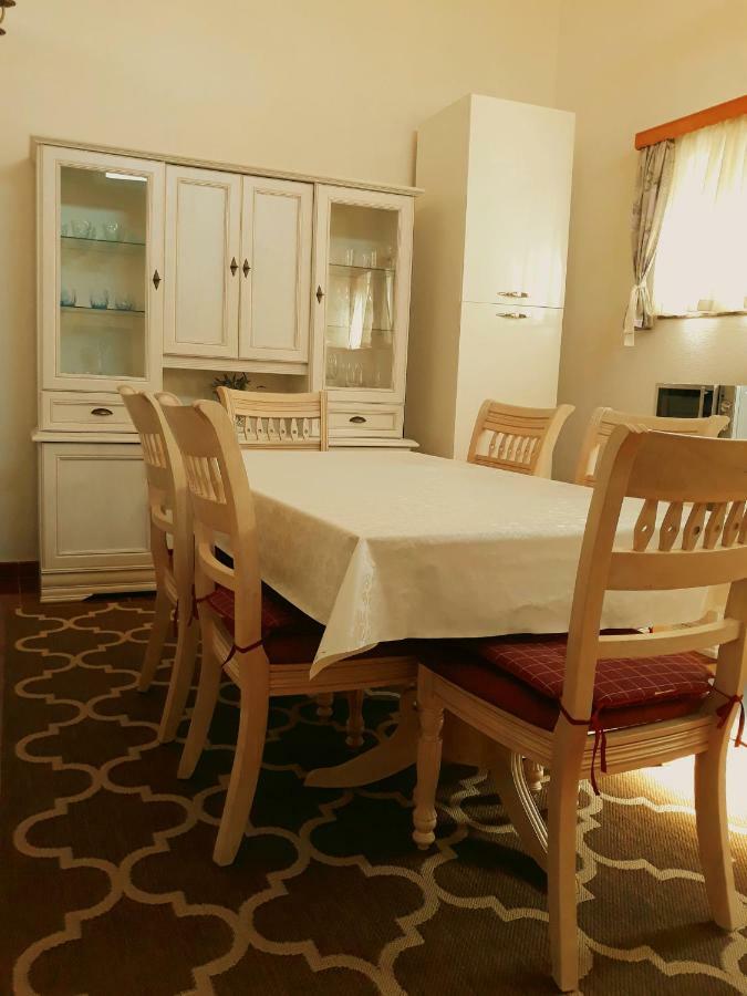 Apartments Vrisak Брист Екстер'єр фото